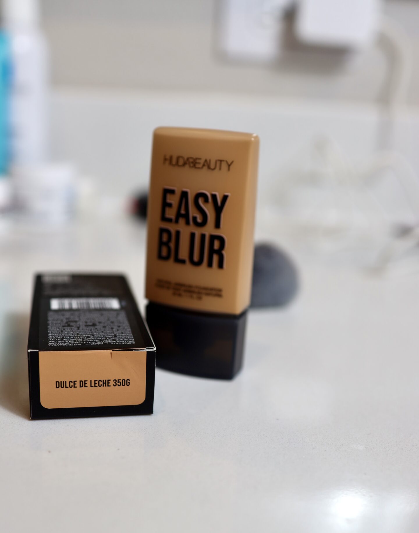 Huda Beauty Easy Blur Foundation Dulce De Leche 350G