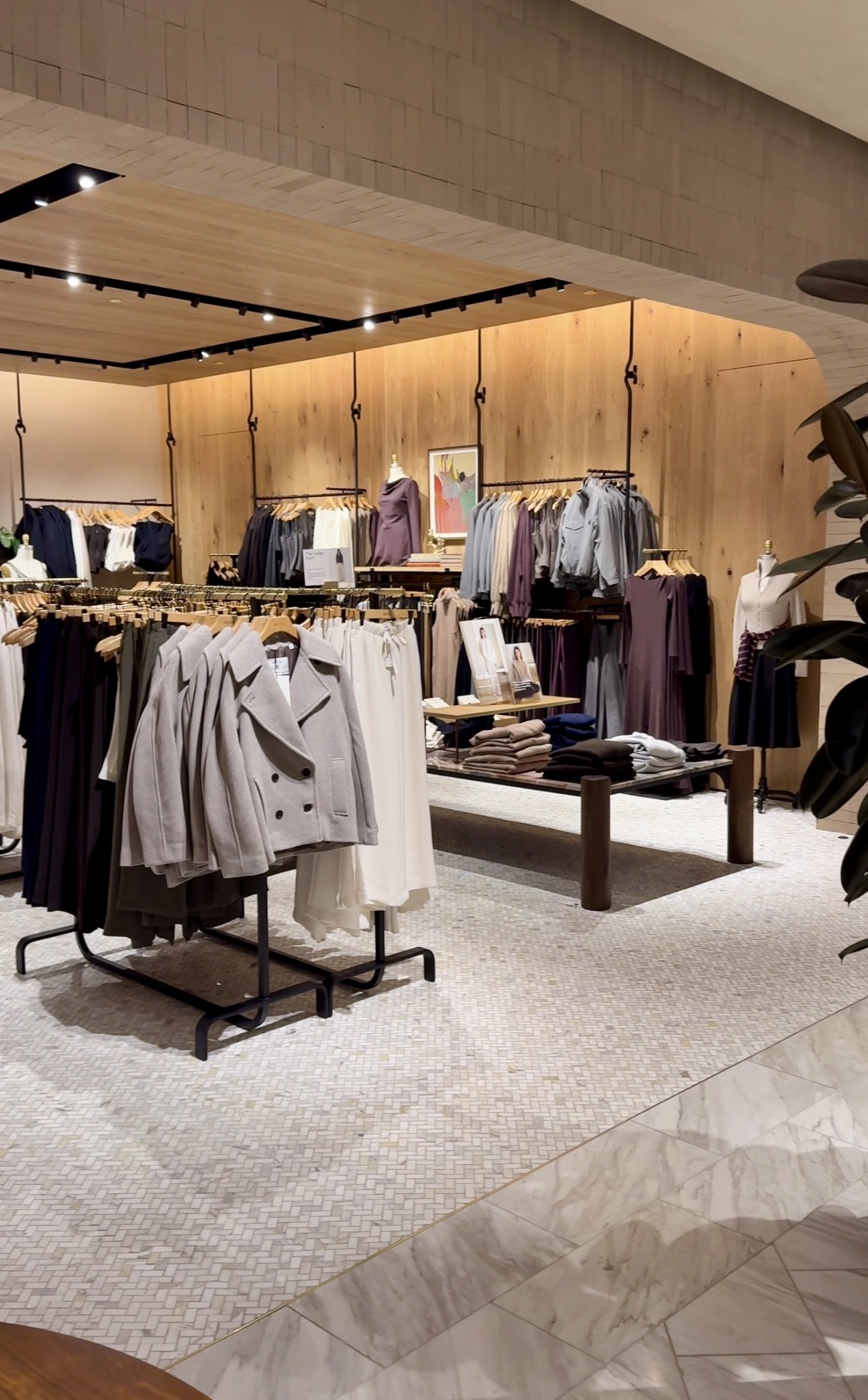 Aritzia Galleria Dallas
